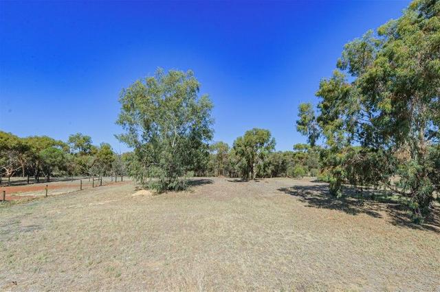 27 Riverside Outlook, WA 6401