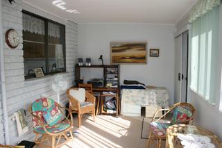 Sun room (2010-04-17)