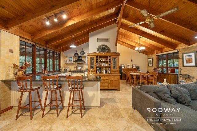 4 Agostino Rd, WA 6111