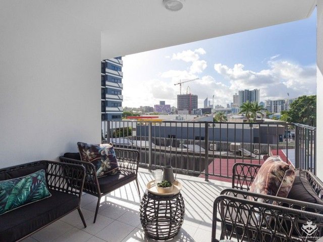 ID:21151411/8 Holden Street, QLD 4102