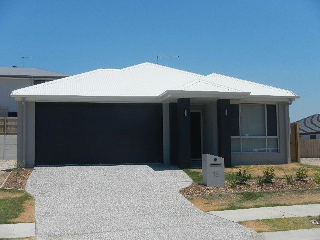 18 Mark Dillon Circuit, QLD 4300