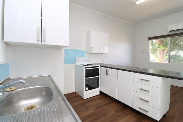 Unit 2/27 George St, QLD 4825