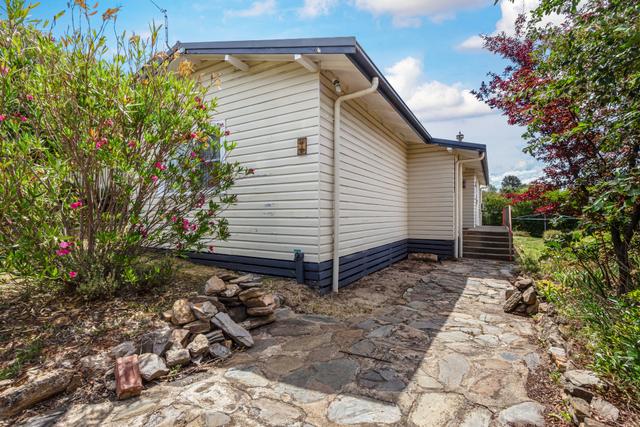 1 Kurang Place, NSW 2630