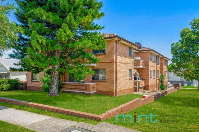 8/77 Yangoora Road, NSW 2195