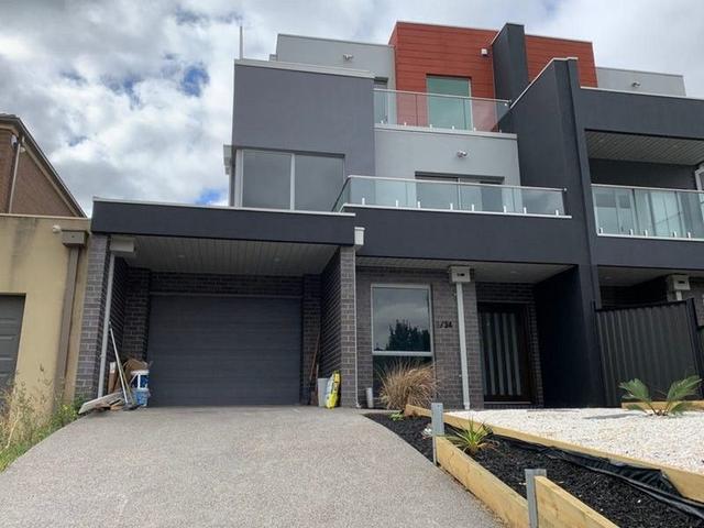 2/34 Clare Boulevard, VIC 3059