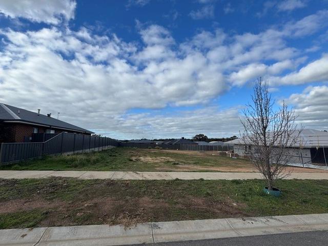 10 Worrall  Court, VIC 3465