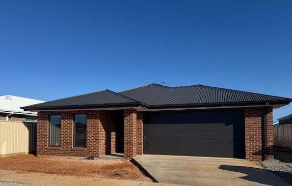 8 Windfall Way, VIC 3500