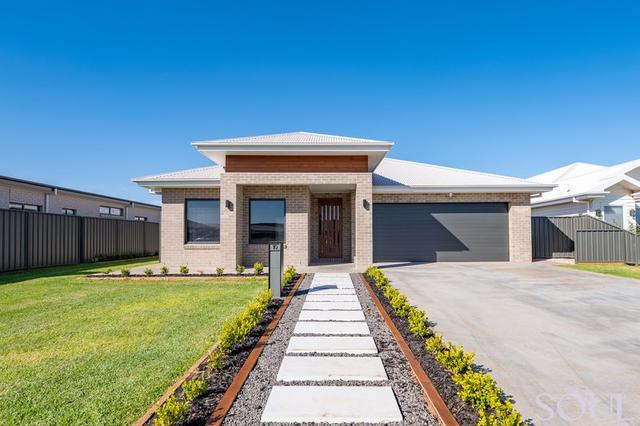 10 Merritt Circuit, NSW 2680