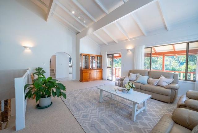 13 Crest Drive, QLD 4223