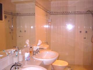 Ensuite (2003-05-28)