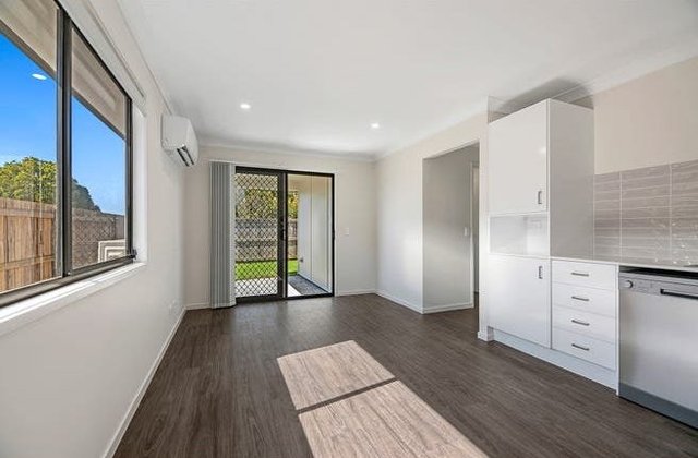 2/8 Fanflower Street, QLD 4133