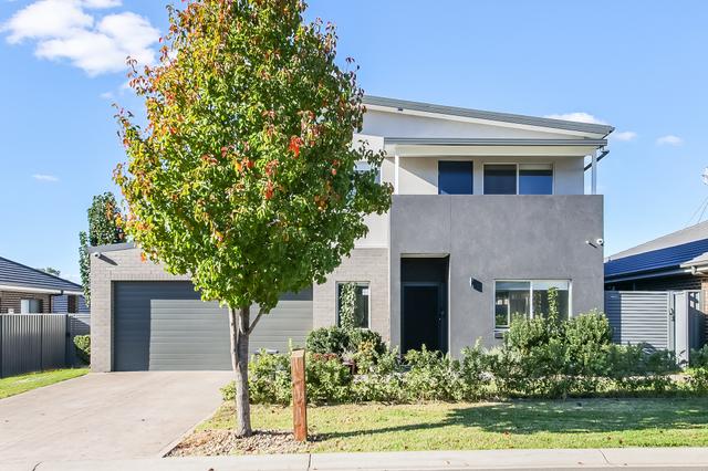 8 Water Gum Place, NSW 2573