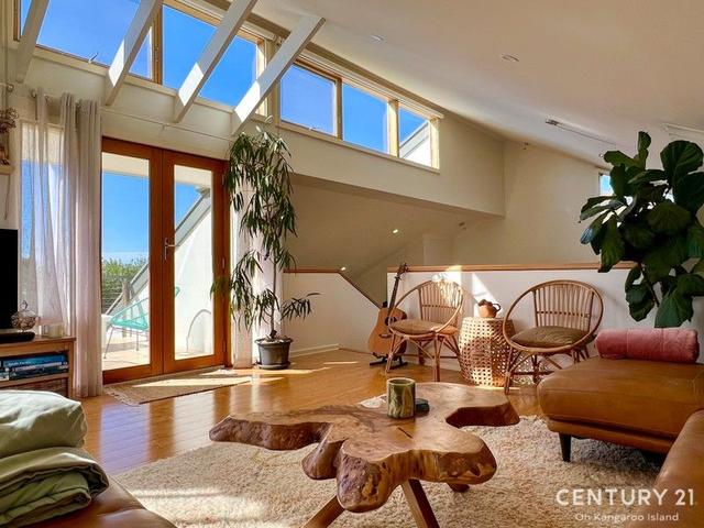 8 The Esplanade, SA 5222