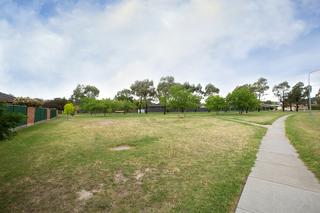 Adjacent Park (2014-11-04)