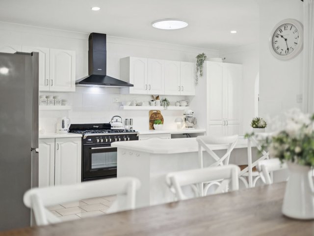 24 Sea Breeze Place, NSW 2452