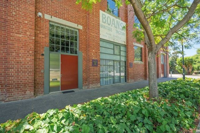 6 Saunders Street, WA 6004