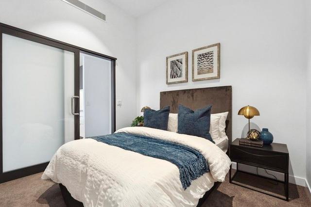 1002/2 Symphony Way, QLD 4300