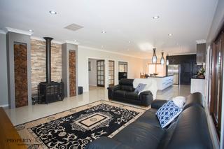 Family Room (2019-11-18)