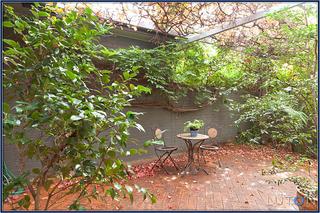 Rear Courtyard (2012-03-29)
