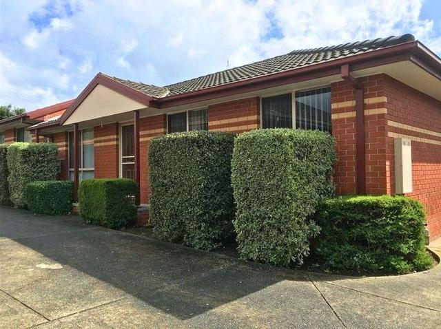 2/8 Irwin Street, VIC 3168