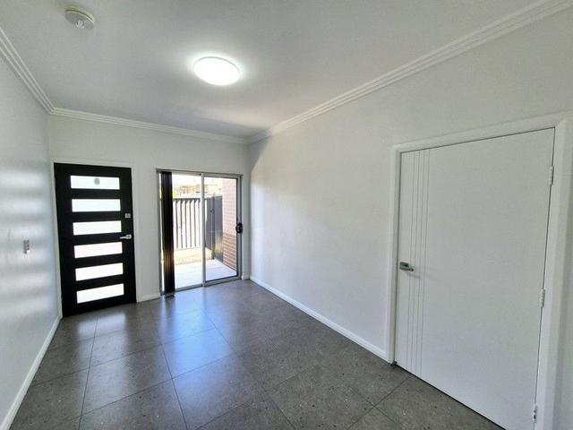 8/30-32 Third Avenue, NSW 2564