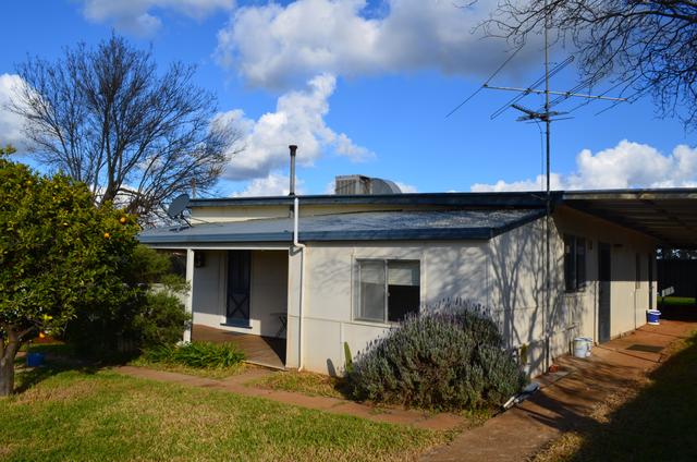 81 Binalong Street, NSW 2594