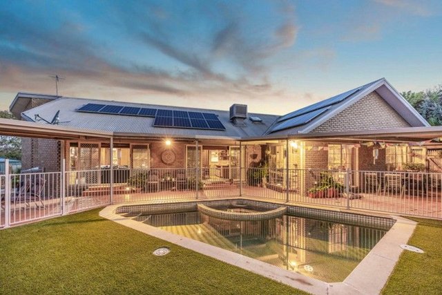 3 Fotis Court, VIC 3046