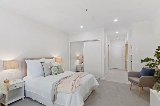 02/130 King Street, VIC 3109
