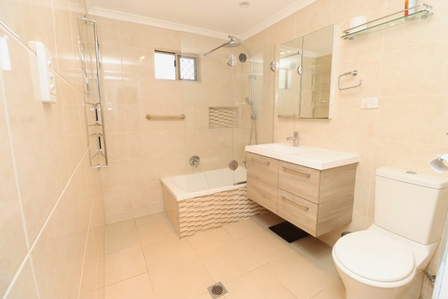 12 Dorothy Street, QLD 4825