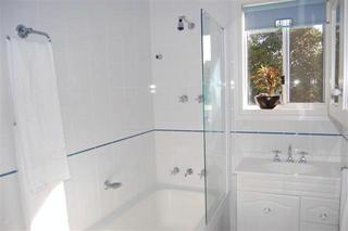 Bathroom (2008-06-30)