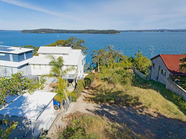 284a Dobell Drive, NSW 2267