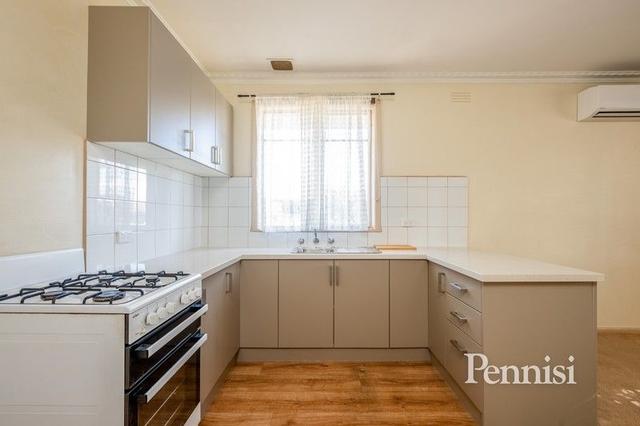 2/37 Roberts Road, VIC 3042