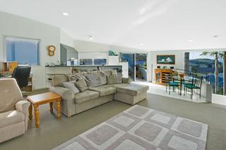 Lounge Room (2012-07-27)