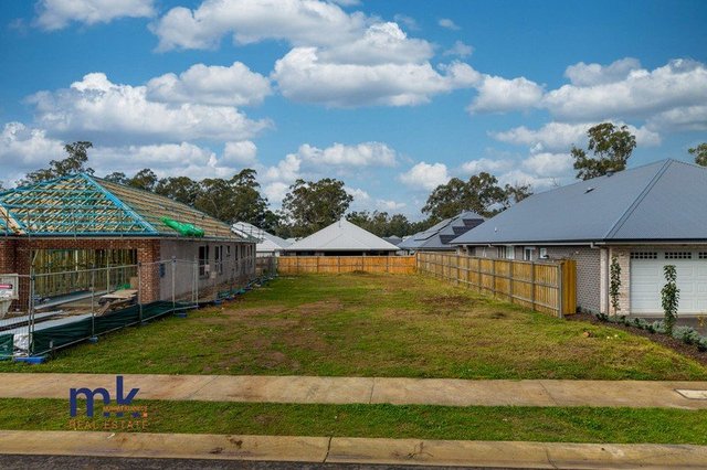 27 Dharawal Avenue, NSW 2568