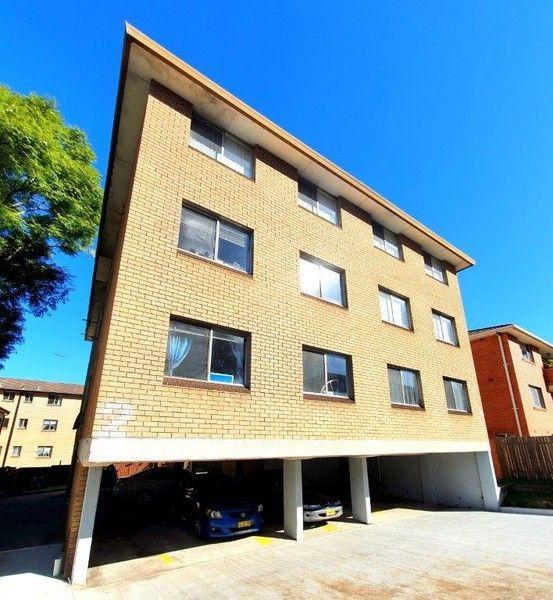 8/2 Olive Street, NSW 2170