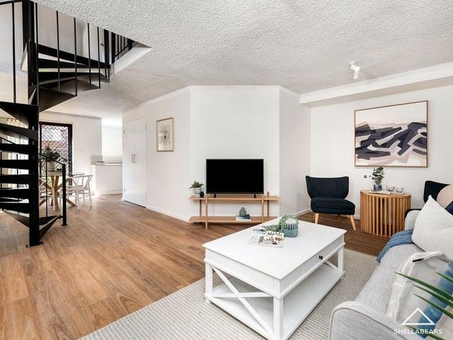 1/16 Monash Avenue, WA 6009