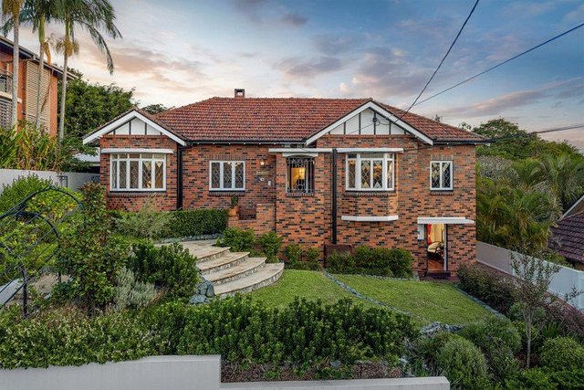10 Fairfield Street, QLD 4103