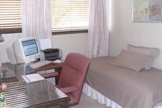 Bed 3/ office