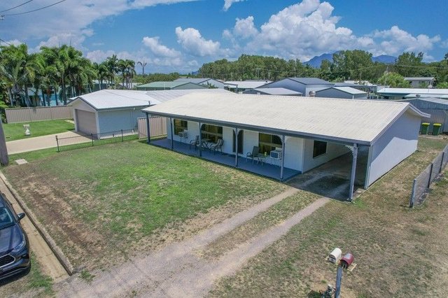 9 Carr Crescent, QLD 4850