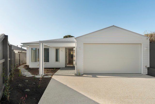2/1 Leicester Avenue, VIC 3930