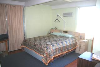 Bedroom 1 (2013-07-06)