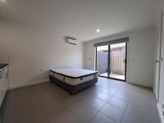 68 Coolavin Road, VIC 3174