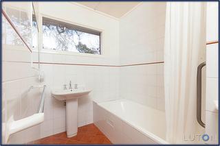 Bathroom (2013-08-08)