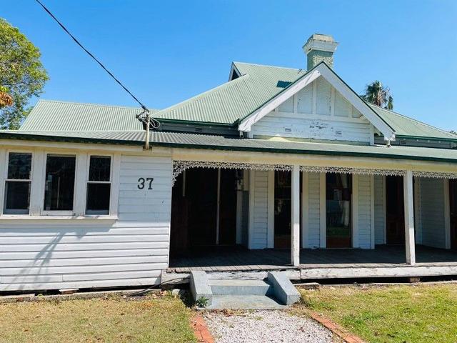 37 Barker Street, NSW 2470