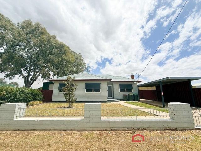 23 Moorong Street, NSW 2650