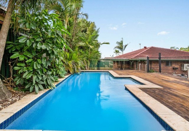 15 Cambridge Court, QLD 4211
