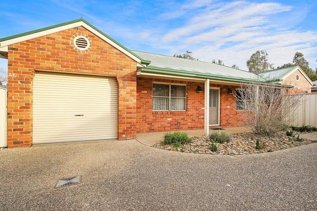 2/13 Heppner Court, NSW 2640