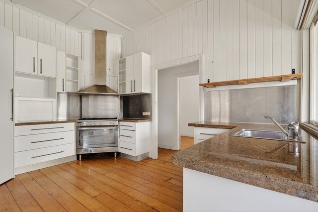 33 Llewellyn St, QLD 4005