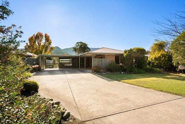 17 Service Street, VIC 3740