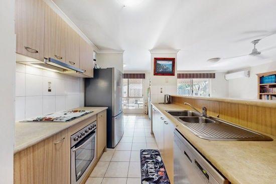 5 Innes Close, QLD 4115